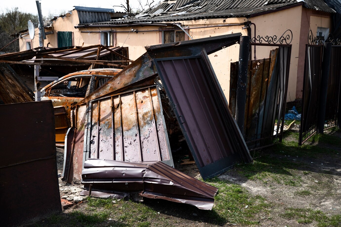 house-ruins-russian-s-war-ukraine_23-2149437941